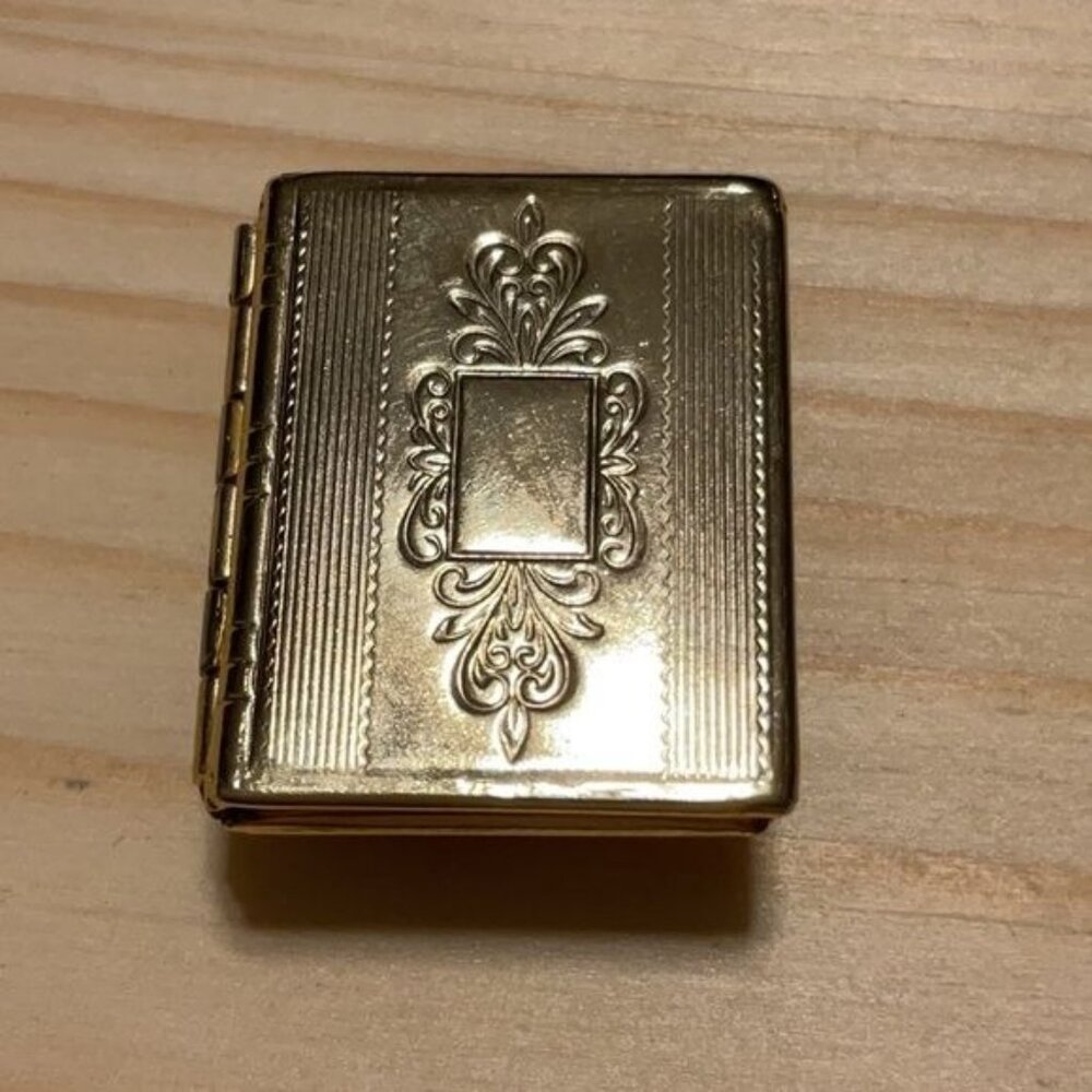 Vintage Gold-Tone Hinged Photo Locket Book Style Button Cover